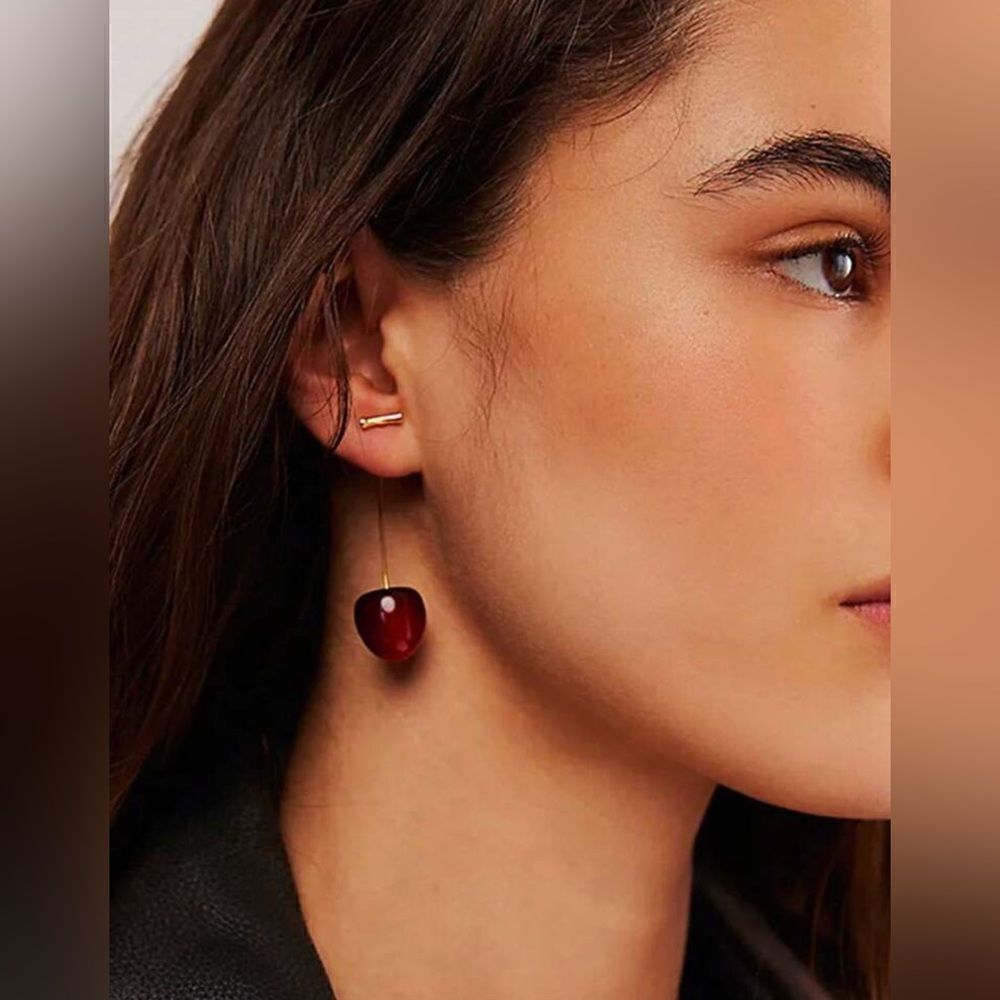 Cherry drop earrings N681